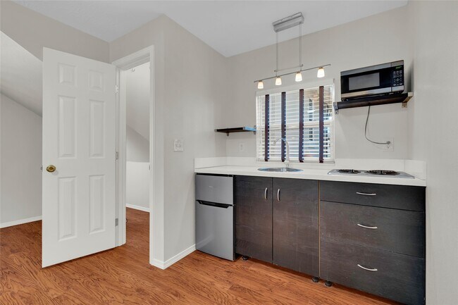 Building Photo - 1117 Harvard St