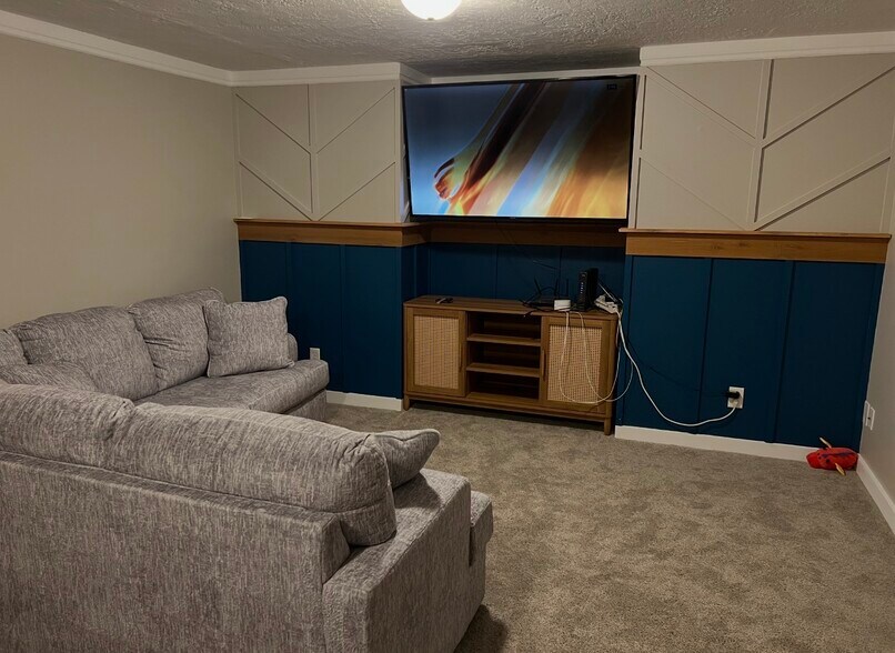 Building Photo - 520 NW Lateen St