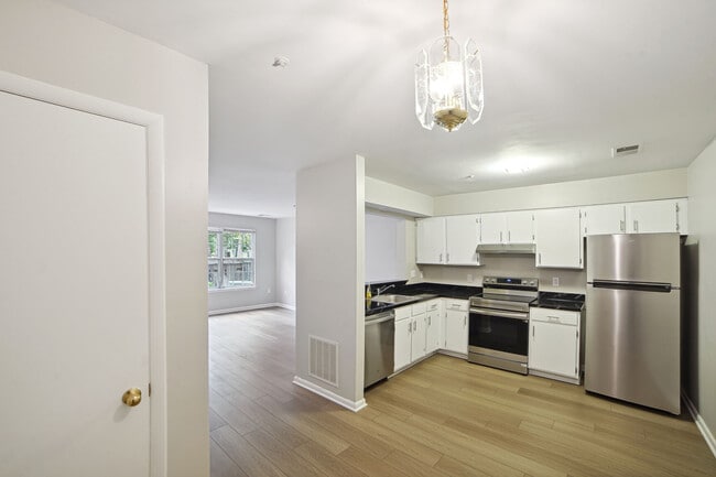 Building Photo - 13913 Highstream Pl