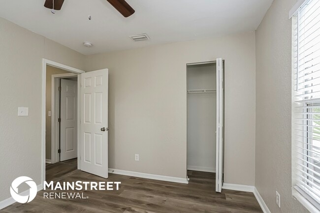 Building Photo - 1480 Park St