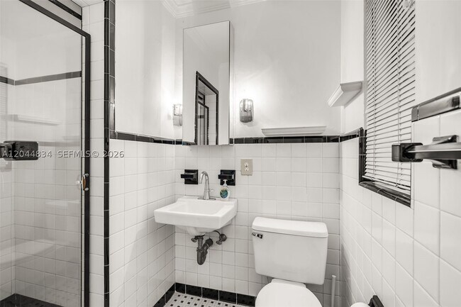Building Photo - 5390 Sunset Dr
