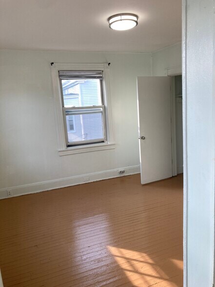 Family living room - 21 Congress St