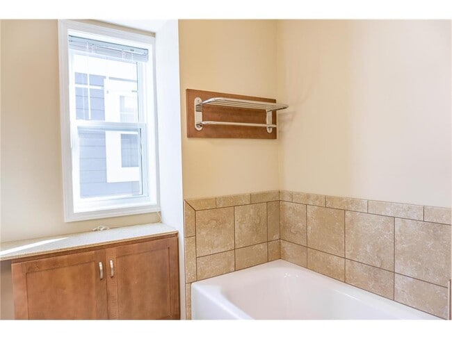 Building Photo - 2974 Clover Ridge Dr