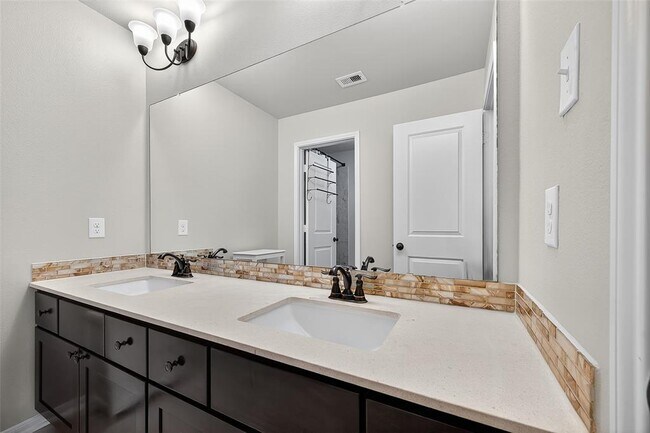 Building Photo - 30148 Southern Sky Dr