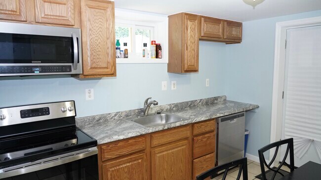 Building Photo - 1516 Gridley Ln