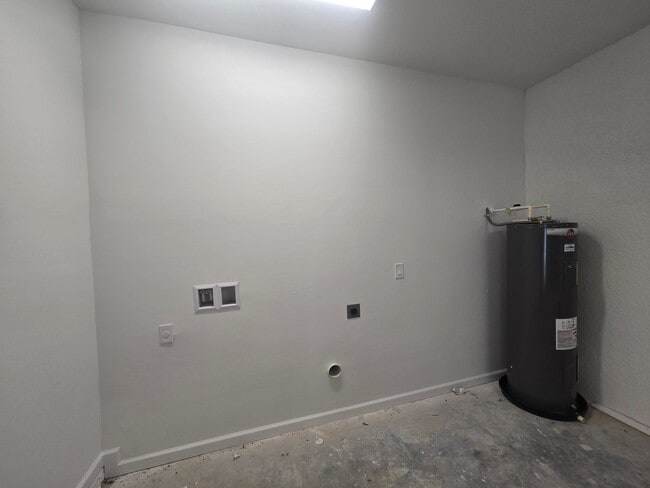 Building Photo - Brand New 2/2/1- SW Lehigh Acres