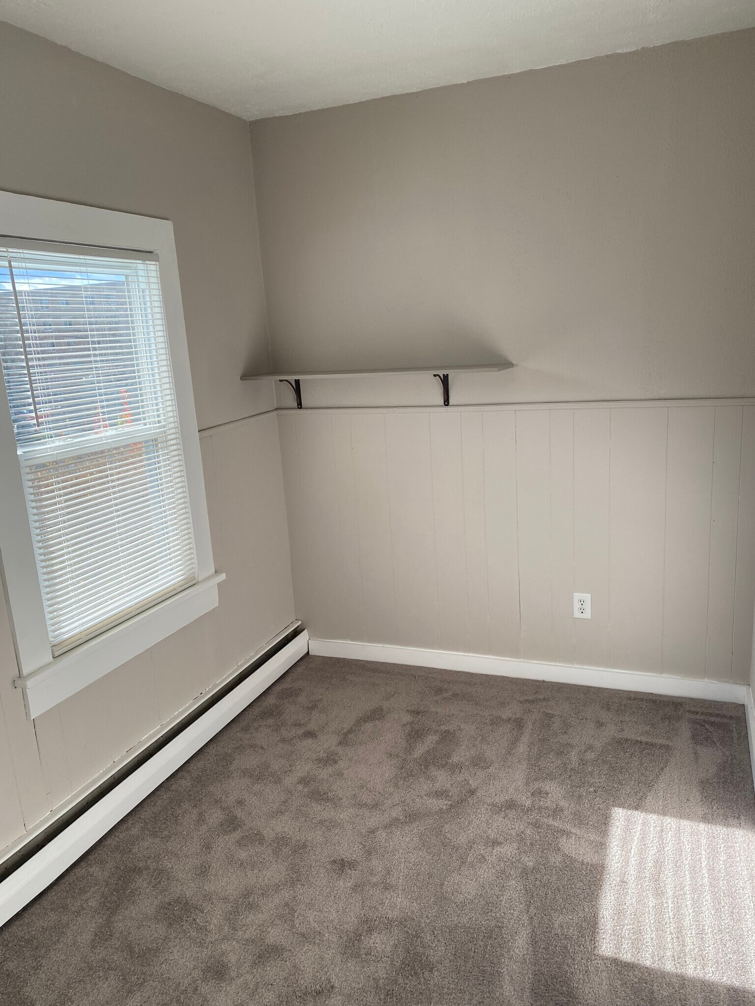 Building Photo - 123 Main St