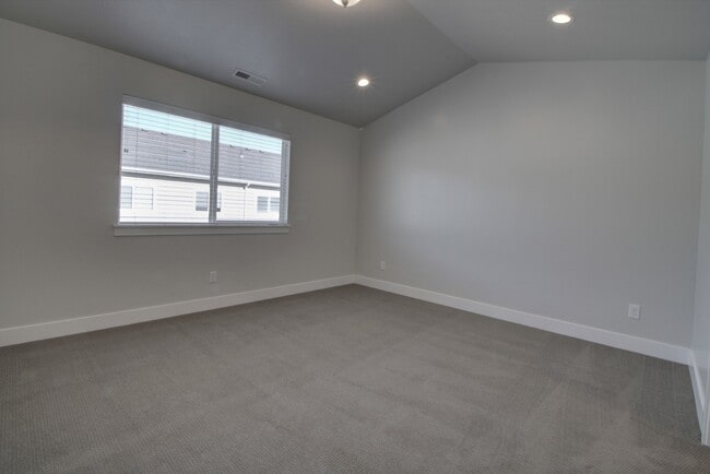 Building Photo - Pet Friendly Lehi Townhome