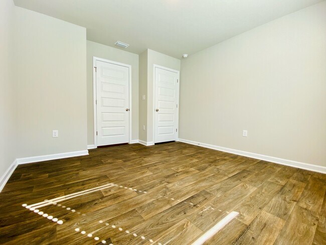 Building Photo - 23135 Shadowridge Dr