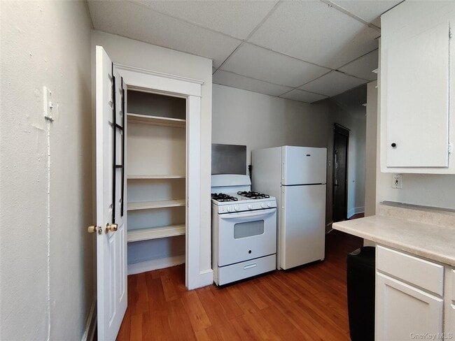 Building Photo - 98 Montgomery St