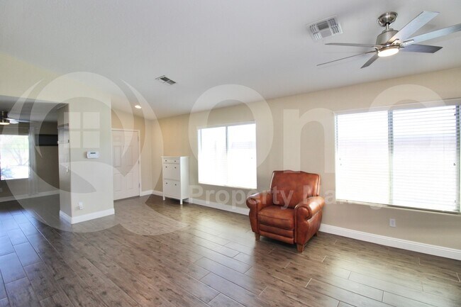 Building Photo - 25835 W Whyman St