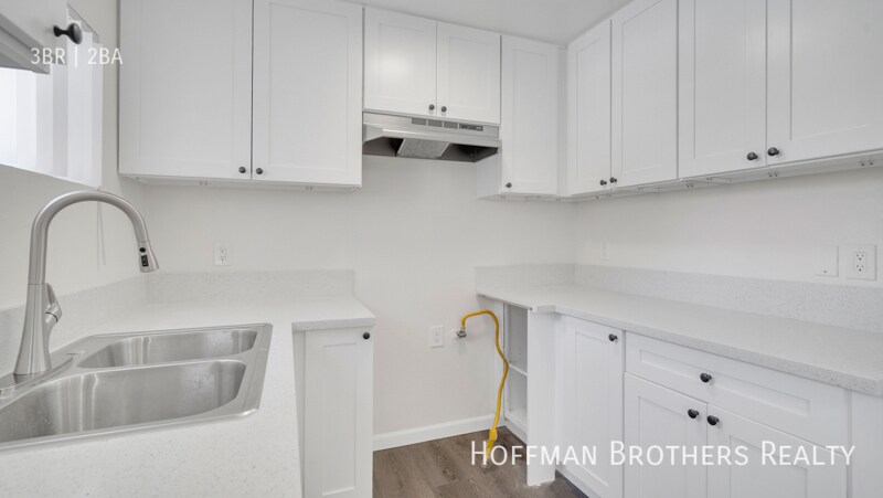 Building Photo - 227 S Carondelet St