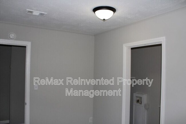 Building Photo - 1510 Koger St