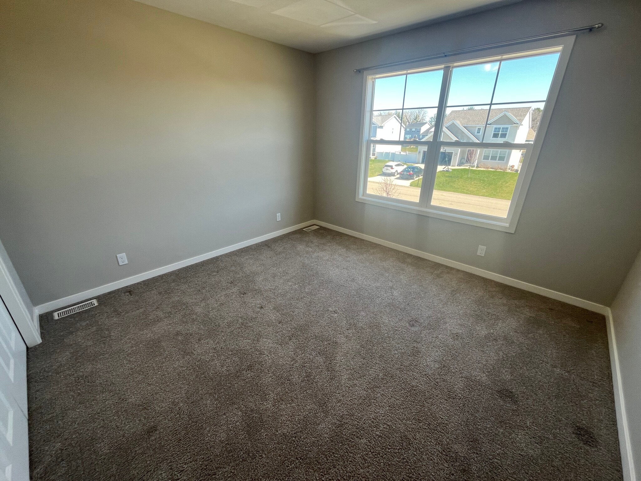 Building Photo - 3865 Elm Ridge Dr