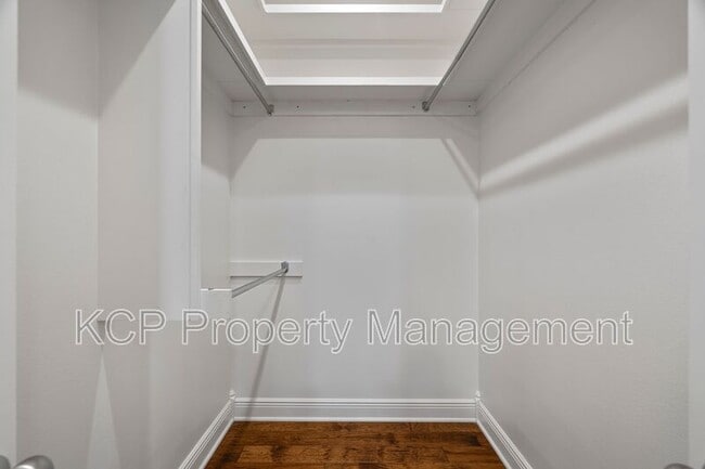 Building Photo - 17 Jeffrey Way