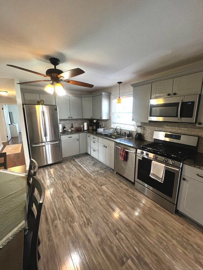 Building Photo - 20 Glenfield Ave