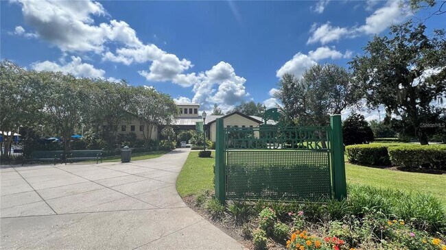 Building Photo - 934 Westpark Dr