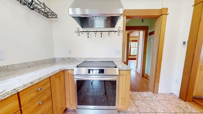 Building Photo - The Perfect Restored University Heights Home -available for rent now!