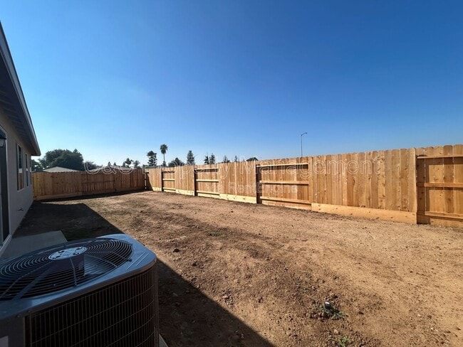 Building Photo - 2254 S Sylmar Ave