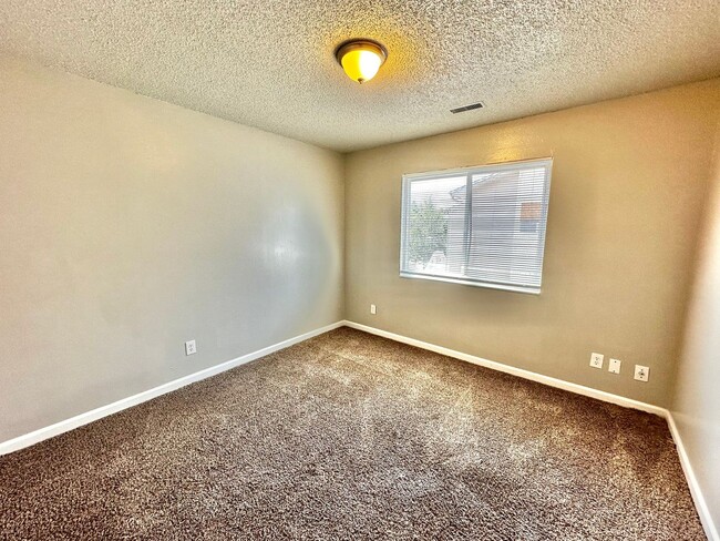 Building Photo - Welcome to Your Newly Renovated 2-Bedroom,...