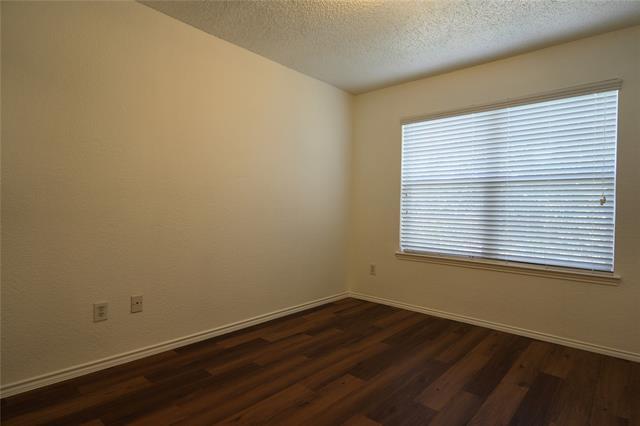 Building Photo - 2032 Fox Glen Dr