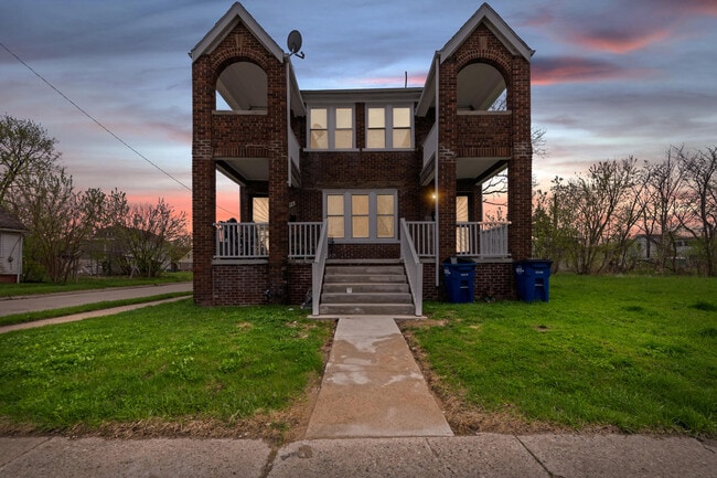 Building Photo - 13496 Hazelridge St