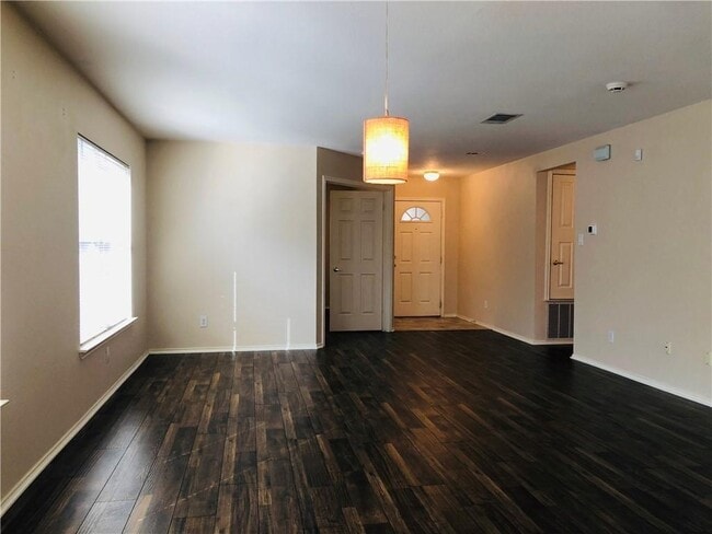 Building Photo - 1304 Water Spaniel Way