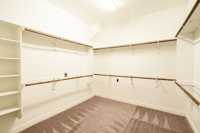 Building Photo - 9006 Forest Park Ct