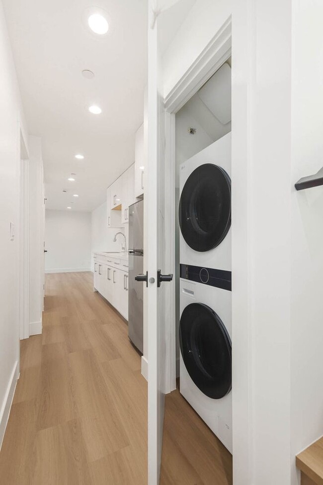 Building Photo - 108 6th St South