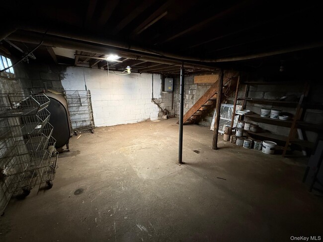 Building Photo - 182 Maple Hill Rd