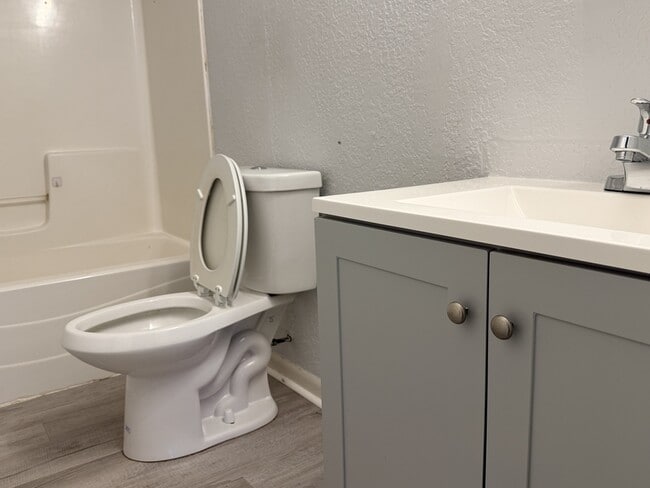 Building Photo - 312 Salem St