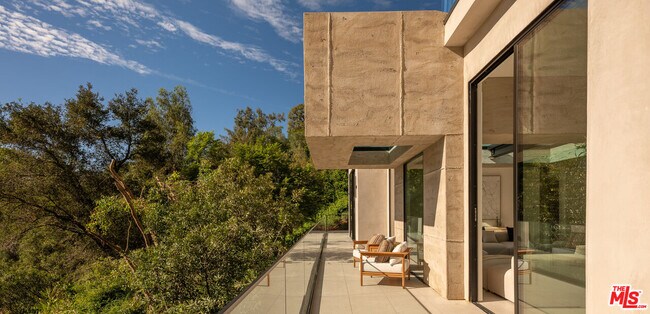 Building Photo - 12752 Mulholland Dr