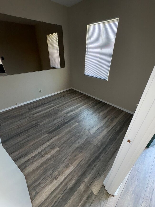 Building Photo - $1,895- ALL UTILITIES INCLUDED- BEAUTIFUL ...