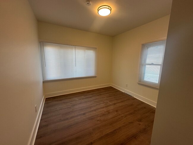 Building Photo - 245 Cromley St