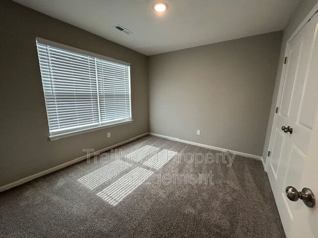 Building Photo - 640 Fall Mdw Ln