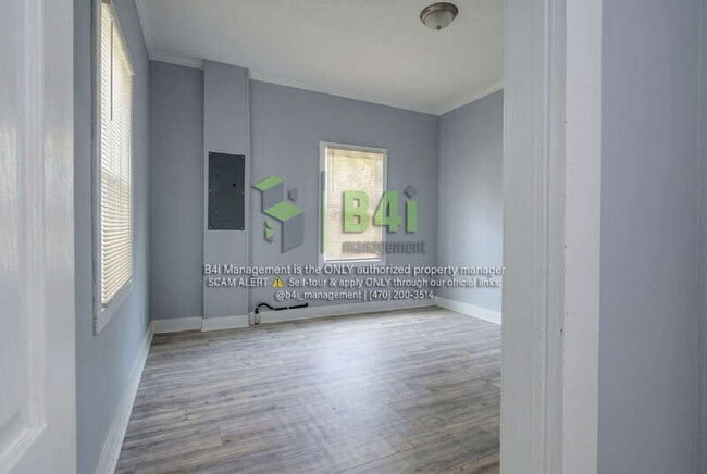 Building Photo - 705 Barnesville St
