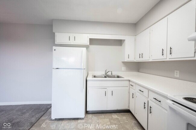 Building Photo - 326 Progress Rd