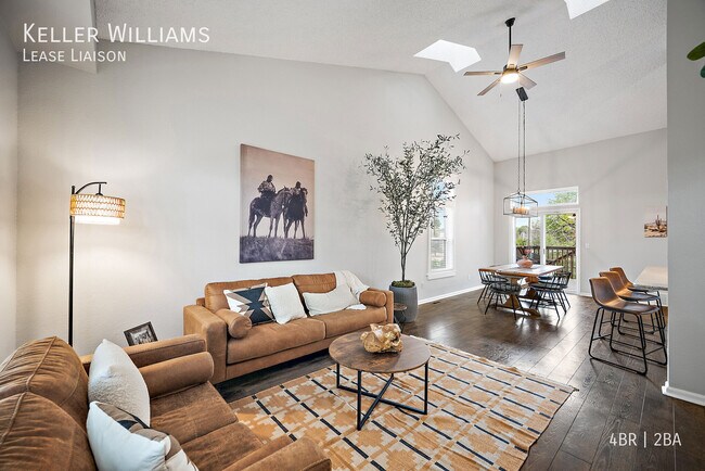 Building Photo - 8510-Rental Ilex Dr