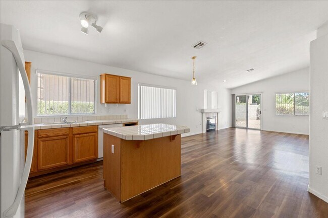 Building Photo - Summerlin North Amazing 3 Bedroom Home wit...
