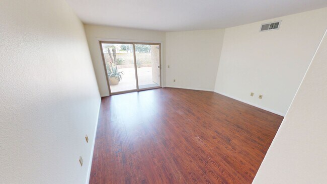Building Photo - $500 OFF MOVE IN SPECIAL |  3 Bedroom Home