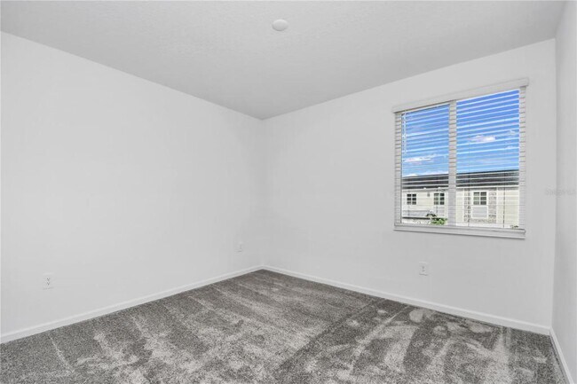 Building Photo - 401 Bogey Dr