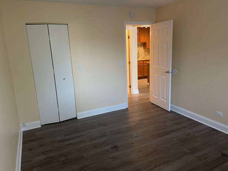 Building Photo - 650 Perrie Dr