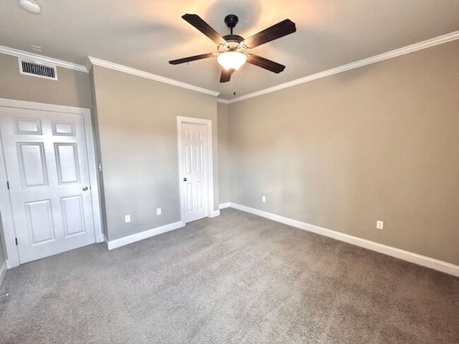 Building Photo - 9413 Burbank Dr