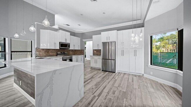 Building Photo - 5831 NW 81st Terrace