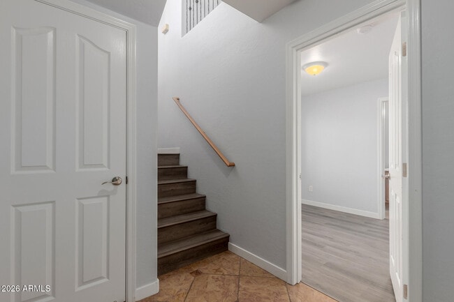 Building Photo - 144 W Campbell Ct