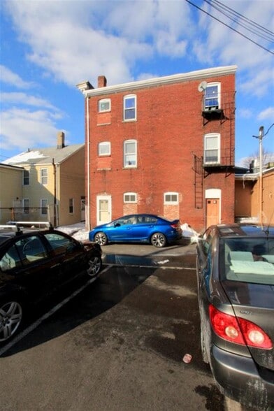 Building Photo - 10 Winter St