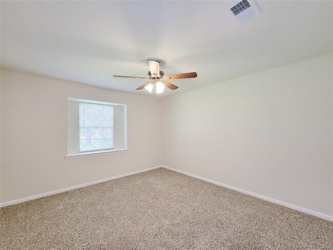 Building Photo - 25911 Maplewood Dr