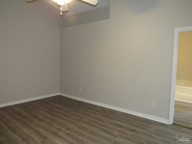 Building Photo - 608 Saleta St