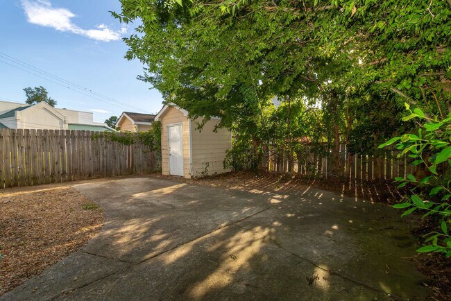 Building Photo - 1930 16th Ave