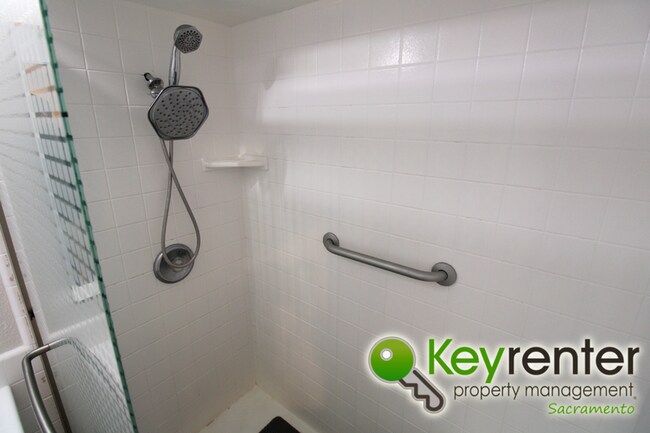 Building Photo - 4741 Foster Way